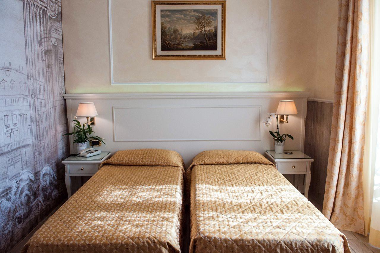Hotel Palladium Palace Rzym Zewnętrze zdjęcie